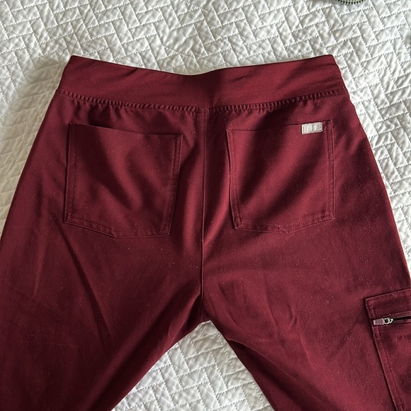 FIGS Zamora Jogger Scrub Pants - Burgundy - Women’s - XS - Picture 4 of 5